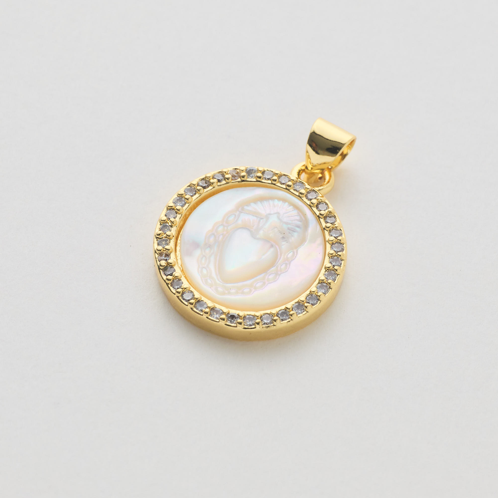 16590 Shell Sacred Heart Pendant